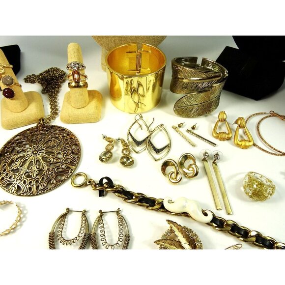 Chunky Statement Jewelry Lot Goldtone 35pc - Picture 7 of 14